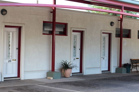Hume Inn Motel - Kawana Tourism 2
