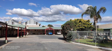 Hume Inn Motel - Kawana Tourism 4