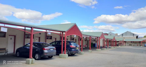 Hume Inn Motel - Kawana Tourism 0