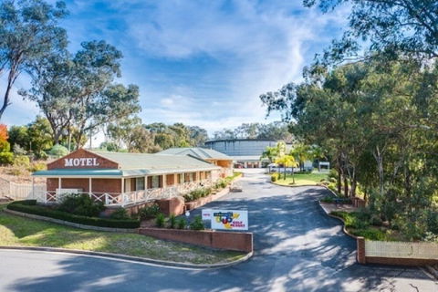Commercial Golf Resort - Kawana Tourism 0