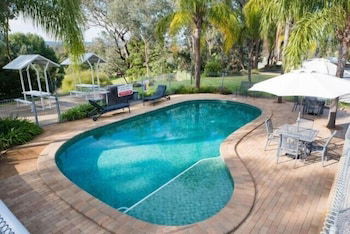 Commercial Golf Resort - Kawana Tourism 5