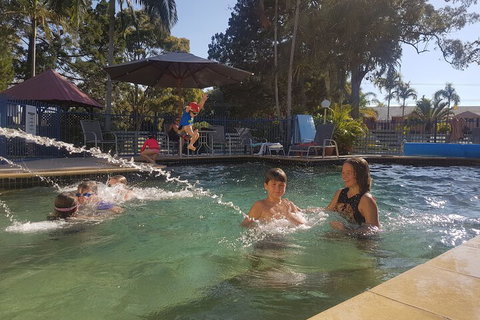 Rainbow Getaway Holiday Apartments - Kawana Tourism 5