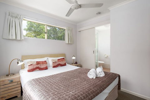 Rainbow Getaway Holiday Apartments - Kawana Tourism 7