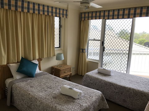 Fairways Golf & Beach Retreat - Kawana Tourism 5