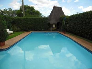 Wayfarer Motel - Kawana Tourism 1