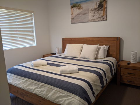 Moorings Beach Resort - Kawana Tourism 6