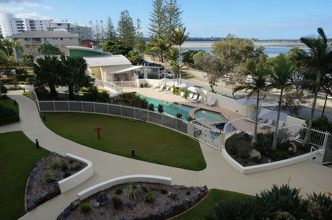 Moorings Beach Resort - Kawana Tourism 2