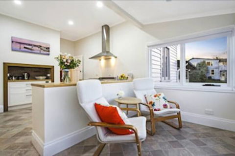 Mole Creek Guest House - Kawana Tourism 7
