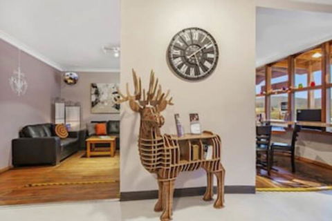 Mole Creek Guest House - Kawana Tourism 5
