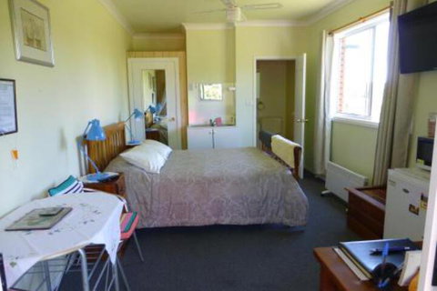 Quamby Pines Chalet - Kawana Tourism 4