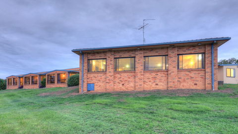 Jacaranda Motor Lodge - Kawana Tourism 2