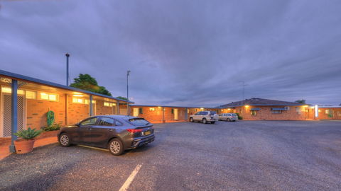 Jacaranda Motor Lodge - Kawana Tourism 4