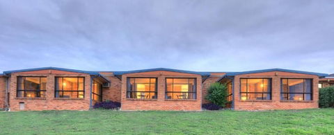 Jacaranda Motor Lodge - Kawana Tourism 1