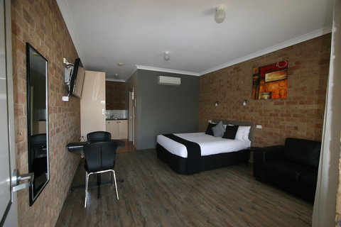 Bridges On Meninya Motel & Apartments - Kawana Tourism 6