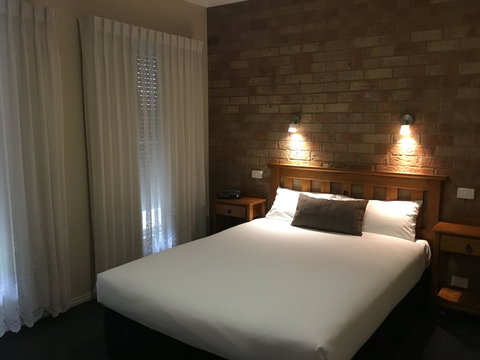 Bridges On Meninya Motel & Apartments - Kawana Tourism 3