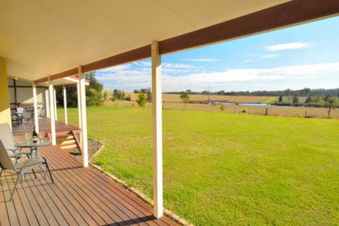 The Residence At Elbourne Wines - Kawana Tourism 3