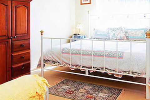 Melba Lodge - Kawana Tourism 1