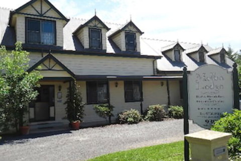 Melba Lodge - Kawana Tourism 0