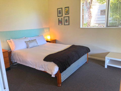 Valley Farm Vineyard Cottages - Kawana Tourism 5