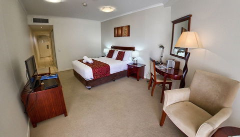 Ocean Views Resort - Kawana Tourism 4