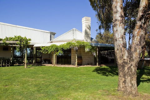 Eco-luxe At Mount Avoca - Kawana Tourism 1