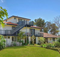 Martin Fields Beach Retreat - Kawana Tourism