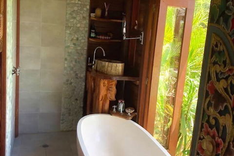 Silk Pavilions Glamping - Kawana Tourism 3