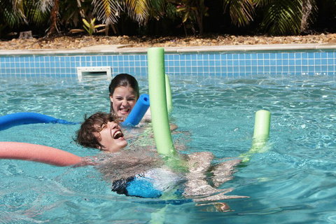 Cocos Beach Bungalows - Kawana Tourism 4