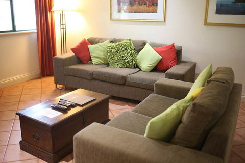 Cocos Beach Bungalows - Kawana Tourism 5