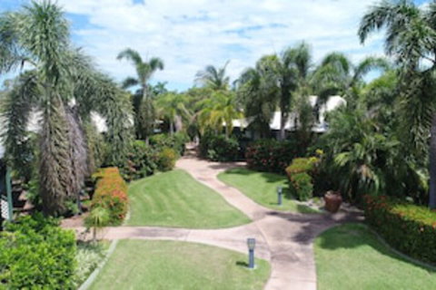 Cocos Beach Bungalows - Kawana Tourism 0