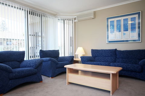 Sails Luxury Apartments, Forster - Kawana Tourism 3