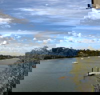 Burnett Riverside Hotel - Kawana Tourism