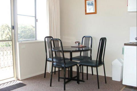 Inlet Views Holiday Lodge Motel - Kawana Tourism 3