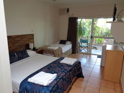 Rainforest Motel - Kawana Tourism 6