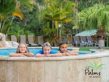 The Palms At Avoca - Kawana Tourism 1