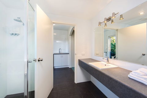 Thurgoona Country Club Resort - Kawana Tourism 3
