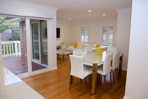 Yarra Glen Racecourse Apartments - Kawana Tourism 5