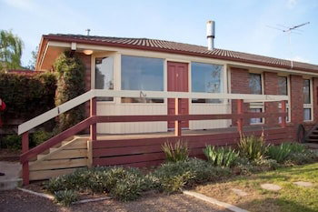 Yarra Glen Racecourse Apartments - Kawana Tourism 0