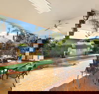 Edward Parry Motel  Apartments - Kawana Tourism