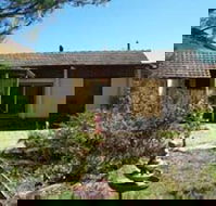 Eastern Reef Cottages - Kawana Tourism