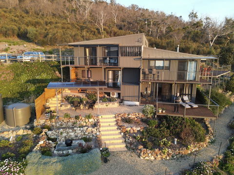 Storm Bay B&B - Kawana Tourism 0