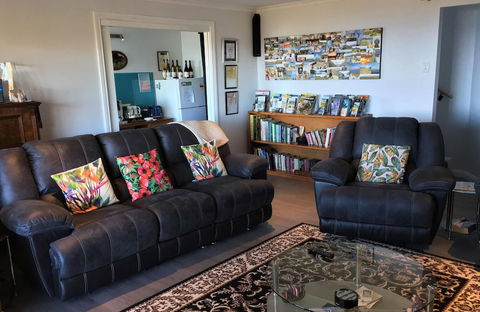 Storm Bay B&B - Kawana Tourism 5