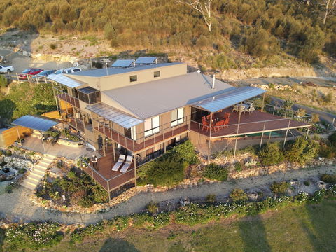 Storm Bay B&B - Kawana Tourism 3