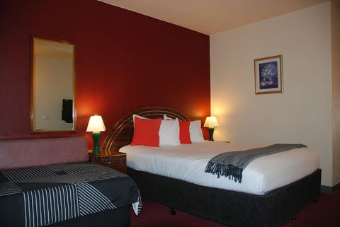 Commodore Motor Inn Albury - Kawana Tourism 5