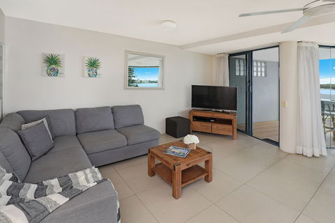 Cerulean Apartments - Kawana Tourism 6