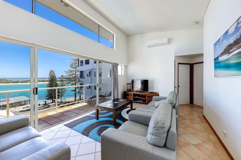 Cerulean Apartments - Kawana Tourism 3