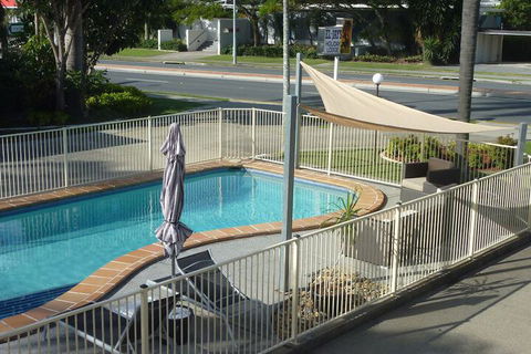 Jadran Motel & El Jays Holiday Lodge - Kawana Tourism 3