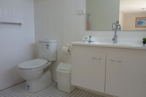 Jadran Motel & El Jays Holiday Lodge - Kawana Tourism 5