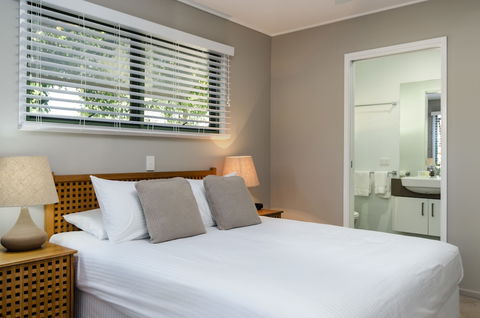 The Retreat Beach Houses - Kawana Tourism 6