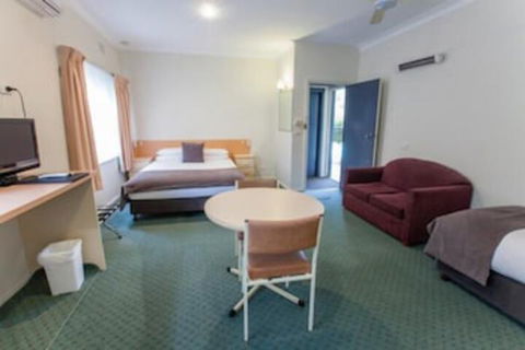 Jasmine Lodge Motel - Kawana Tourism 6